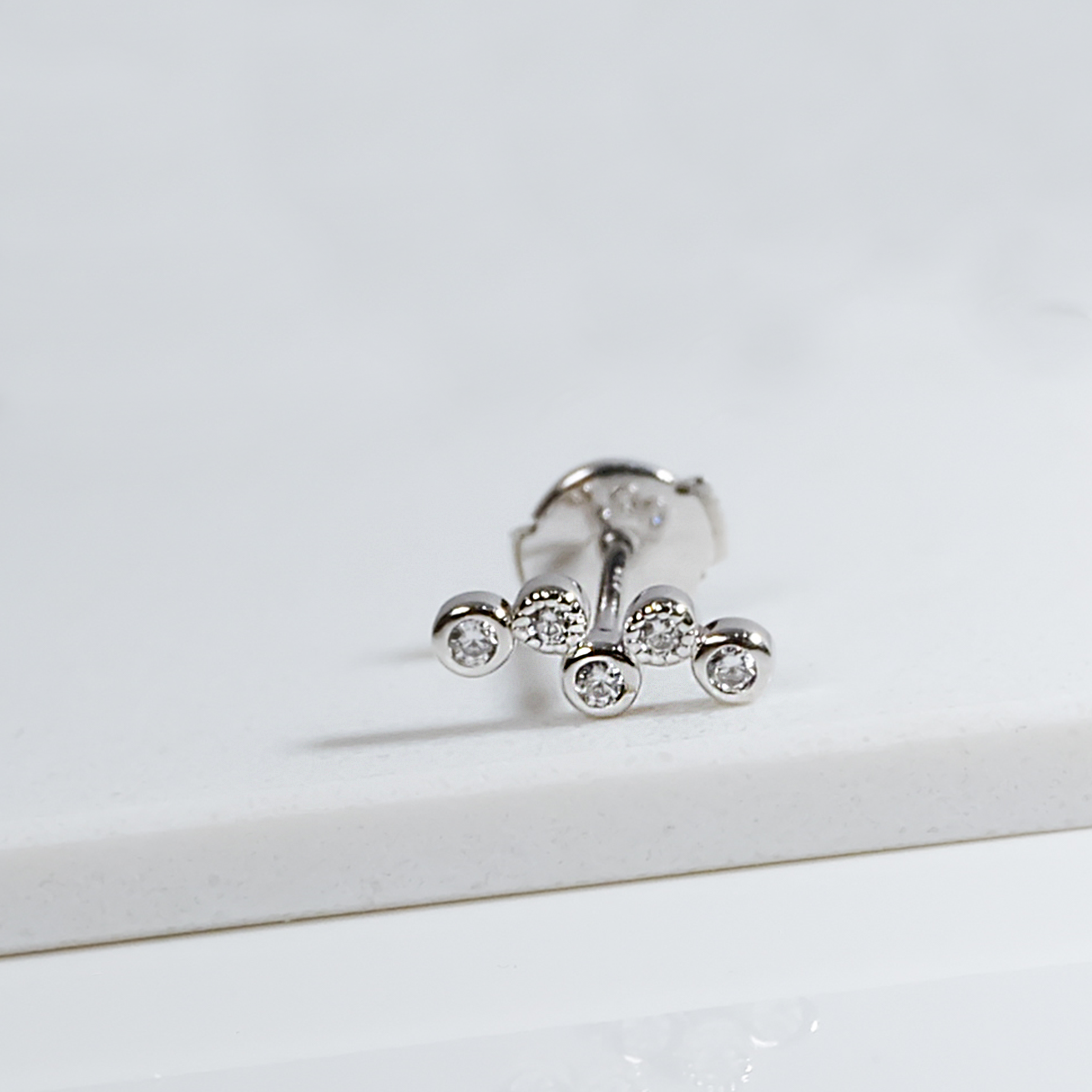 Elegance Radiant Stud