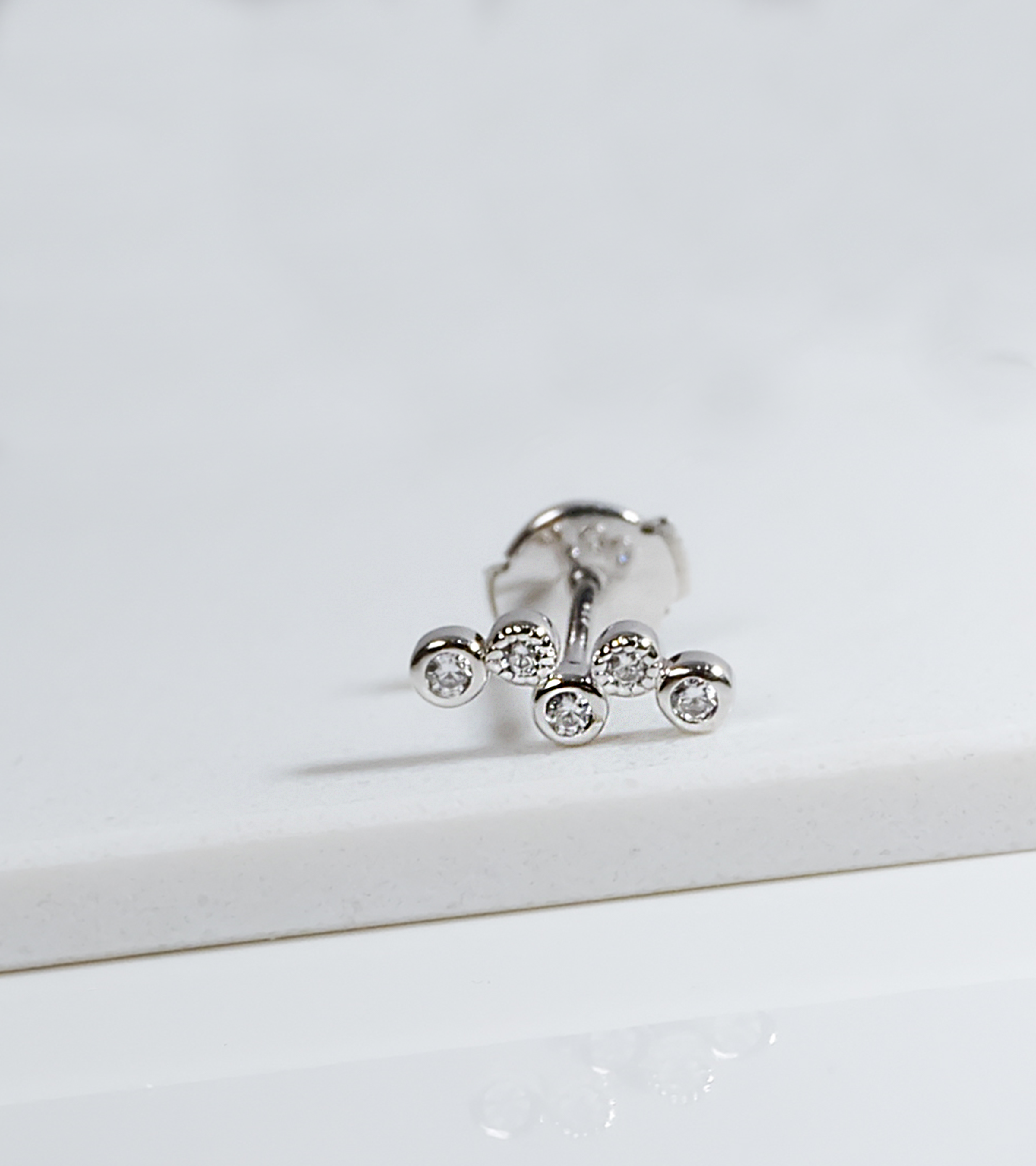 Elegance Radiant Stud