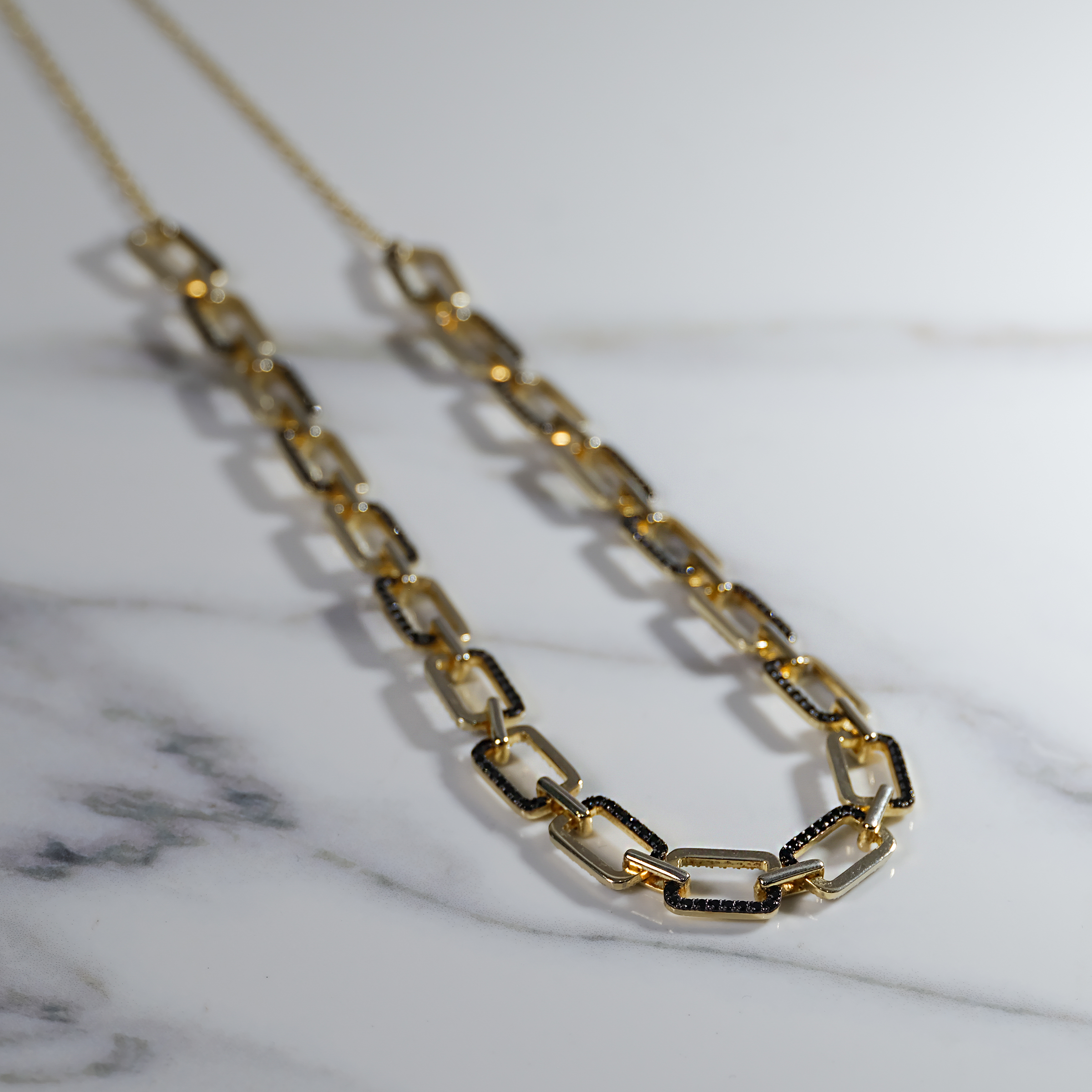 Elegant Gold Link Necklace