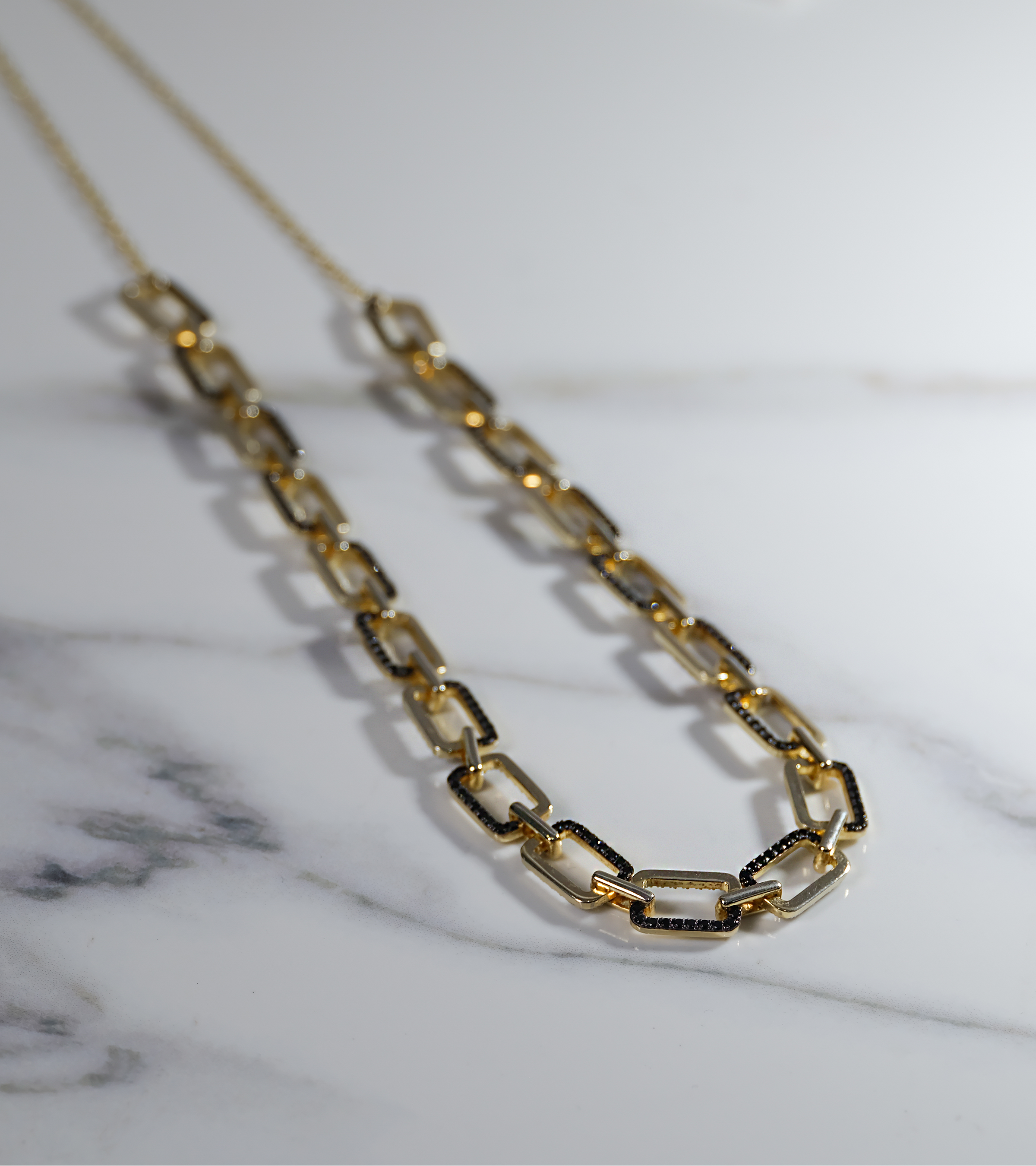 Elegant Gold Link Necklace